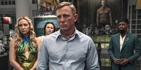 Glass Onion: A Knives Out Mystery (2022) Feature Film Still :: Uni-versal-Extras