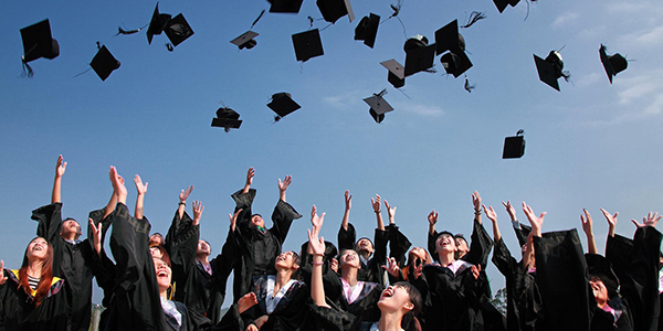 We explain what full-time students can do to renew their profile with Uni-versal Extras.